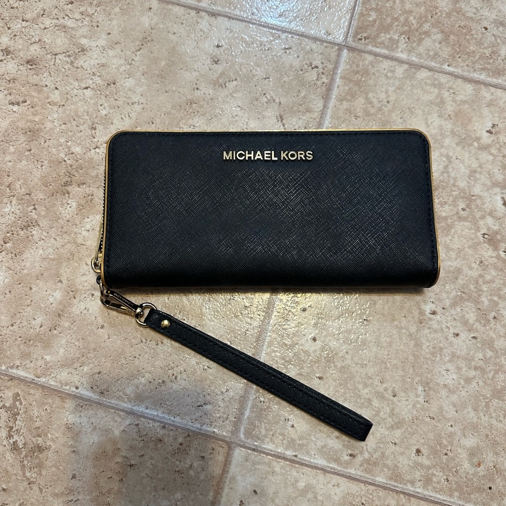 Michael kors wallet